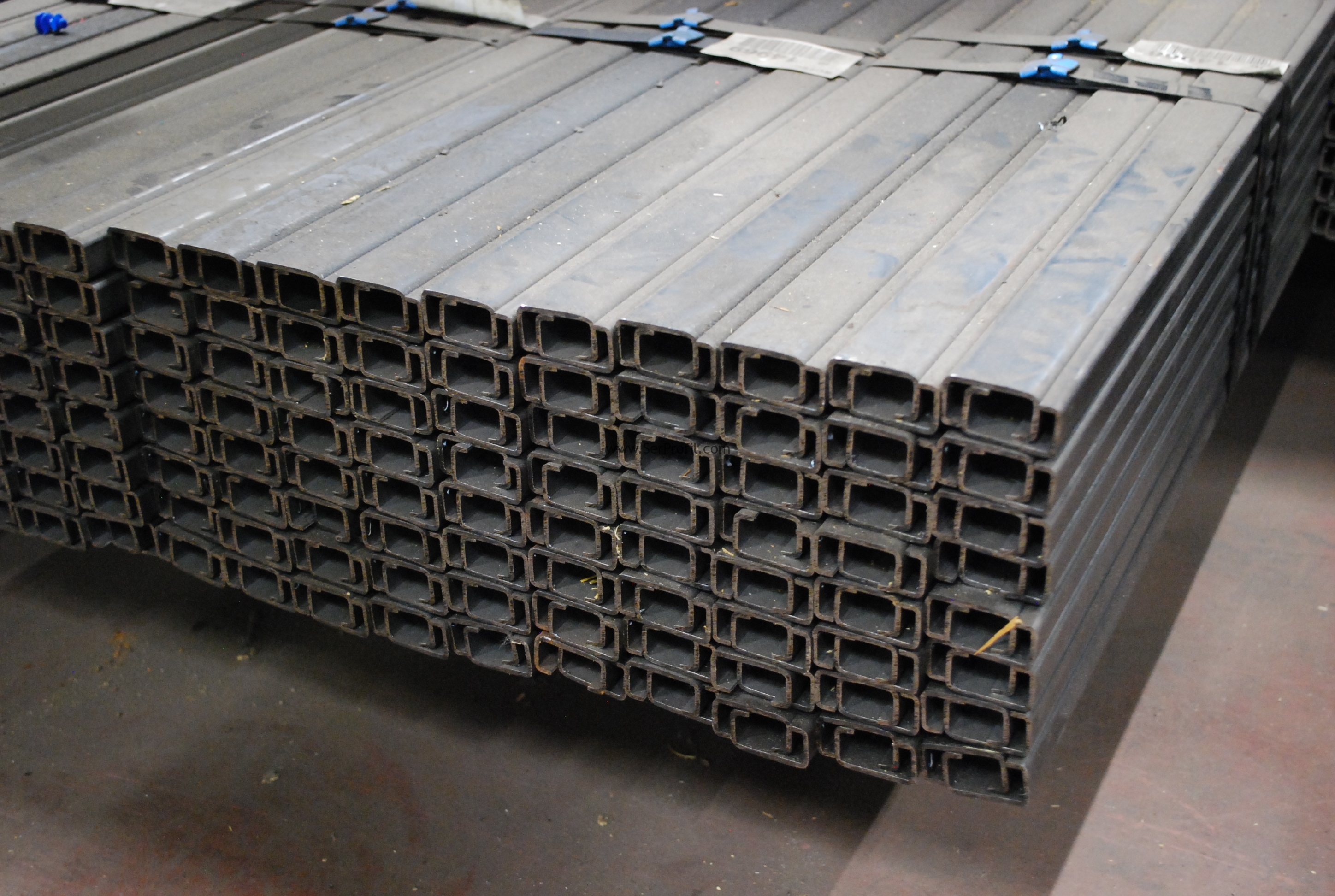 Galvanizli Omega Profiller Müşteri Talebine Göre 0.50mm – 5.00mm
