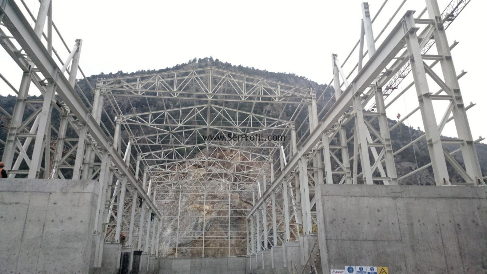 Anahtar Teslim Çelik Konstrüksiyon İskeletli Tavuk Çiftliği Yapımı